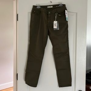 NWT/Warp and Weft JFK NYC Skinny Jeans Olive Green